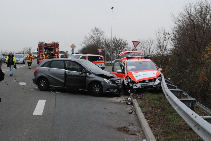 162 - Unfall mit Notarztwagen - 1
