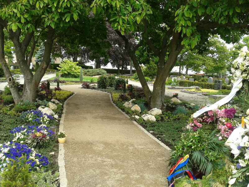 Von Gärtnern gestaltet und gepflegt:  Garten der Erinnerung auf dem Friedhof wurde erweitert