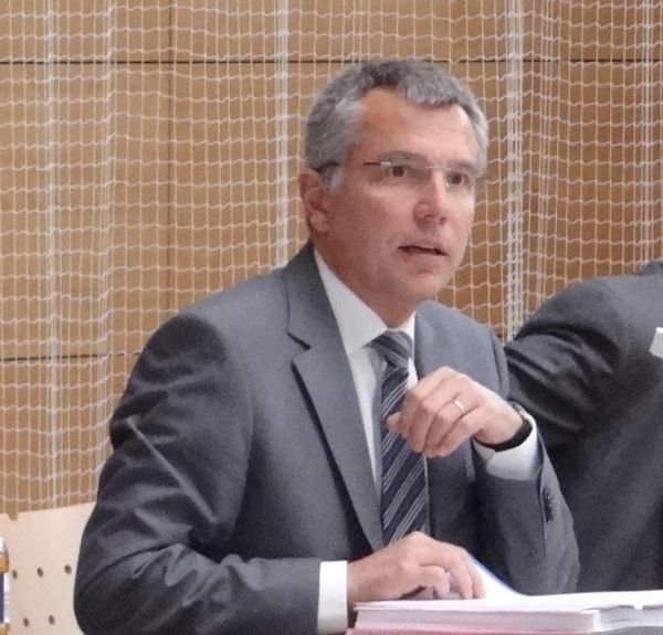 „Älter werden im Rhein-Neckar-Kreis“: Neuer Seniorenwegweiser aufgelegt