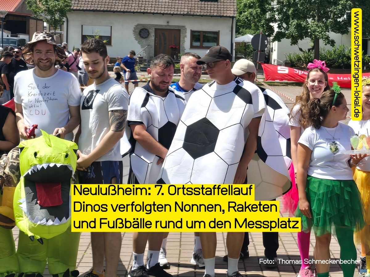 Teilnehmerinnen und Teilnehmer beim 7. Ortsstaffellauf in Neulußheim mit Dino- und Fußball-Kostümen auf dem Messplatz.